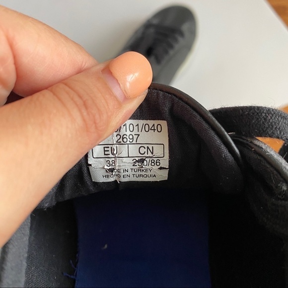 Zara black sneakers white and blue sole - Picture 9 of 10